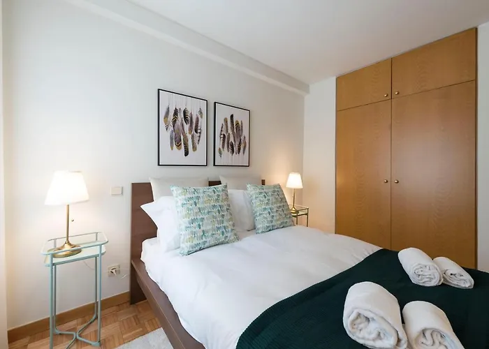 Rua De Camoes Апартаменты *